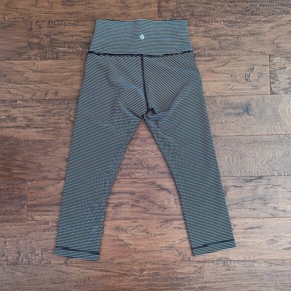 Lululemon High Rise Wunder Under Crop sz 6 Hyper Stripe Black White - Picture 6 of 8